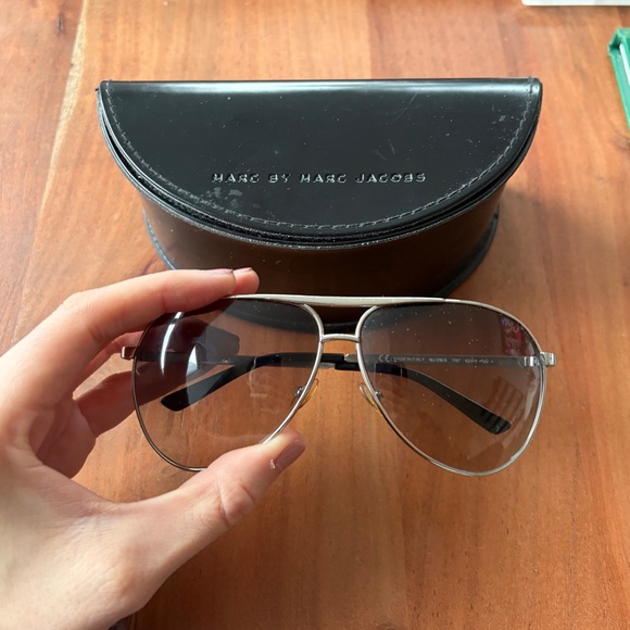 Men’s Marc Jacob Aviator Sunglasses - Picture 2 of 4